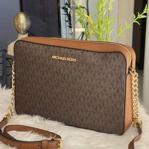 Michael kors Jet set Crossbody bag